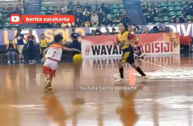 Potret Jan Ethes Tanding Basket. (YouTube/berita surakarta)