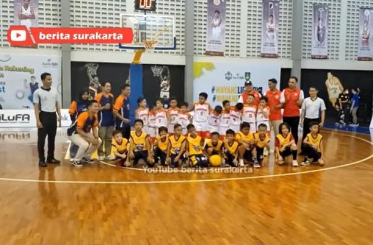Potret Jan Ethes Tanding Basket. (YouTube/berita surakarta)