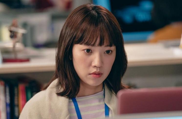 Pesona Jun Hye Jin di Agency (Instagram/@jtbcdrama)