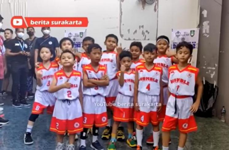Potret Jan Ethes Tanding Basket. (YouTube/berita surakarta)