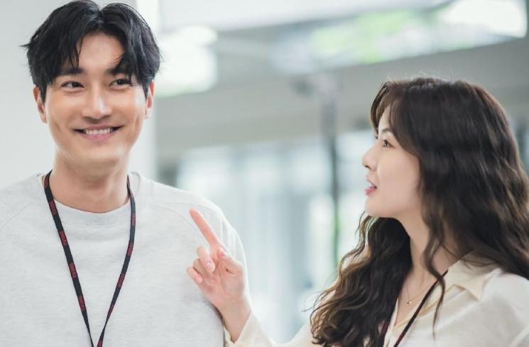 Potret Choi Siwon di Work Later Drink Now Season 2 (Instagram/@tving.official)