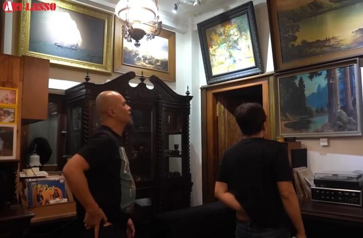 Potret kamar Ahmad Dhani. (YouTube/Ari Lasso TV)