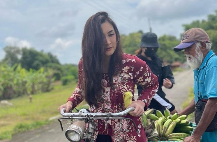 Potret Nafa Urbach di Kampung Halaman (instagram/nafaurbach)