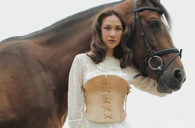 Gaya Nyentrik BCL (Instagram/bclsinclair)