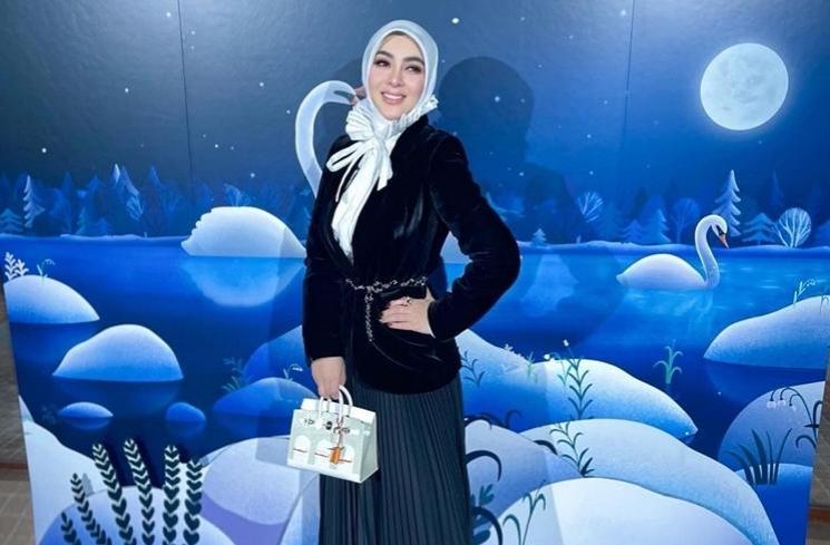 Potret Syahrini Tenteng Tas Rp4,9 Miliar (Instagram/princessyahrini)