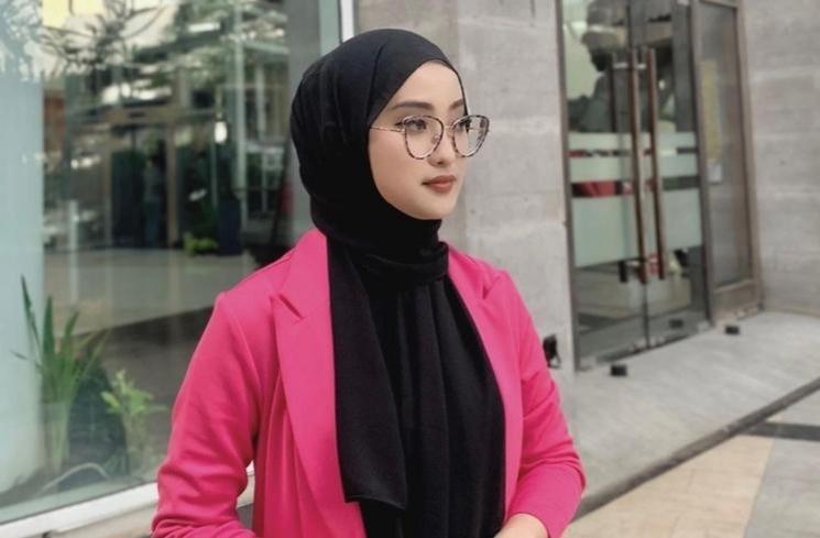 Potret Asisten Baru Raffi Ahmad (Instagram/evelineovilias)