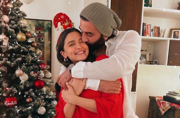 Momen Seleb Bollywood Rayakan Natal (Instagram/@aliaabhatt)