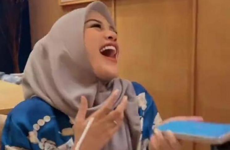 Momen Aurel Hermansyah Menang Arisan. (Instagram/kesharatuliu05)