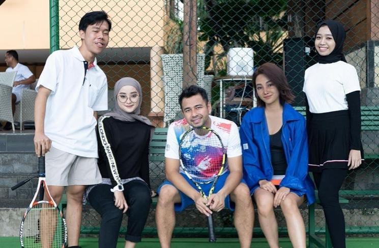 Potret Asisten Baru Raffi Ahmad (Instagram/evelineovilias)