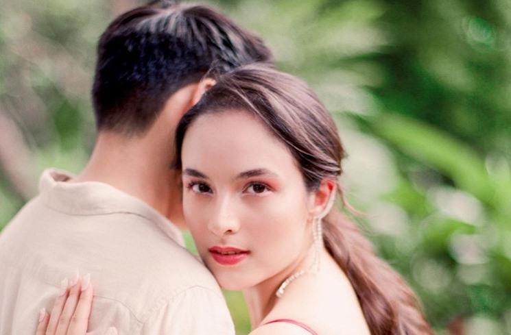 Foto Natal Chelsea Islan dan suami, Rob Clinton. (Instagram/@chelseaislan)