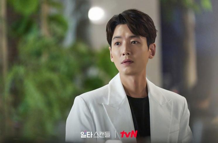 Potret Jung Kyung Ho di Crash Course in Romance (Instagram/@tvn_drama)