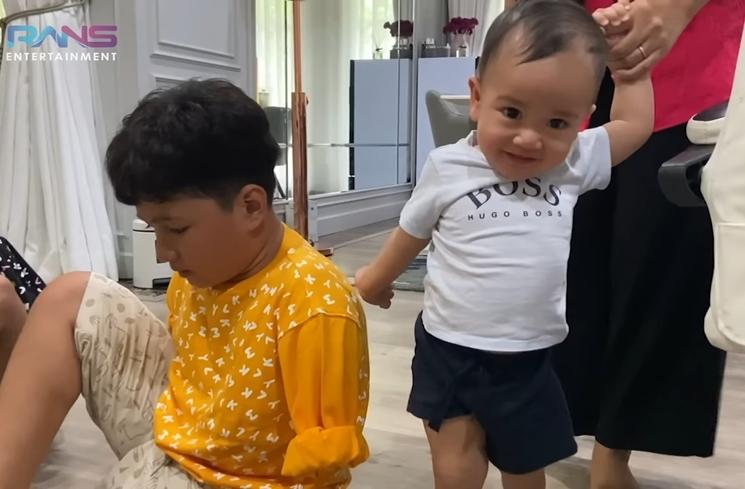 Momen Rafathar Main Bareng Anak Berkebutuhan Khusus (YouTube Rans Entertainment)