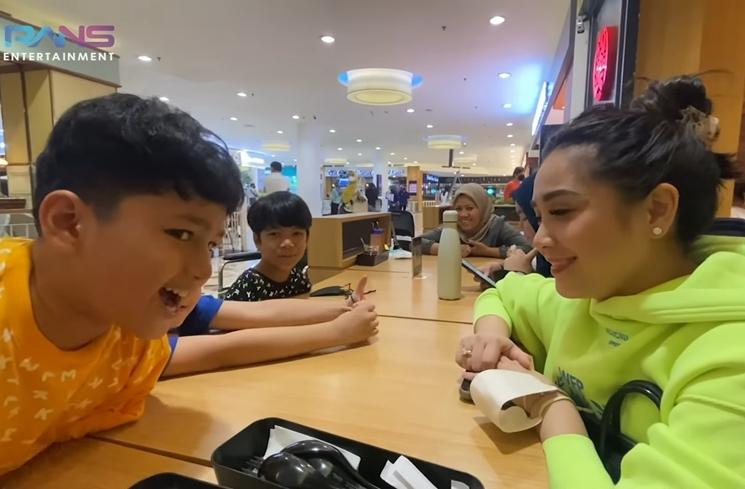 Momen Rafathar Main Bareng Anak Berkebutuhan Khusus (YouTube Rans Entertainment)