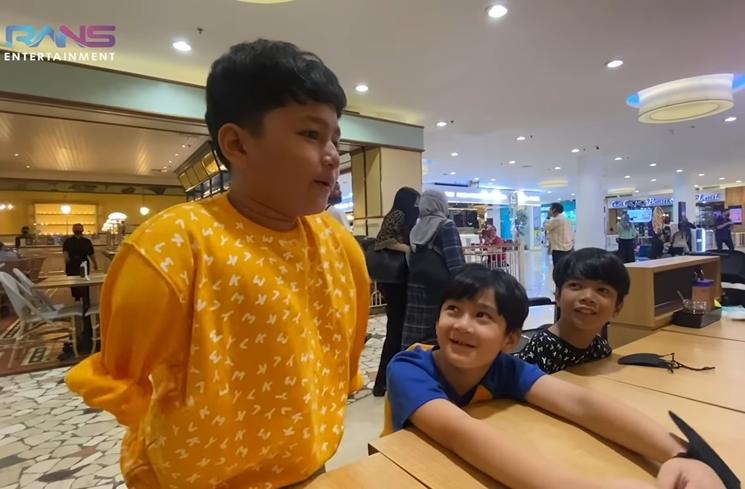 Momen Rafathar Main Bareng Anak Berkebutuhan Khusus (YouTube Rans Entertainment)