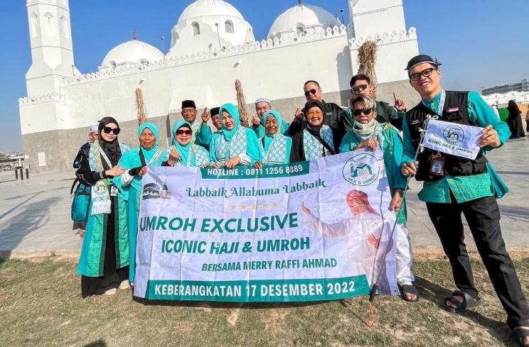 Momen Bopak Castello dan Istri Umrah. (Instagram/@bopakcastello_new)