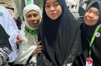 Ekspresi Wajah Lesti Kejora saat Umrah Bareng Rizky Billar Disorot: Keluarkan Beban di Hatimu