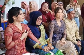 Tak Ditemani Arie Kriting, Momen Indah Permatasari Datang Sendirian ke Nikahan Adik Bikin Nyesek