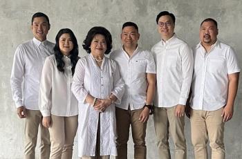 8 Pemotretan Keluarga Mertua Sandra Dewi yang Jarang Tersorot, Kompak Banget!