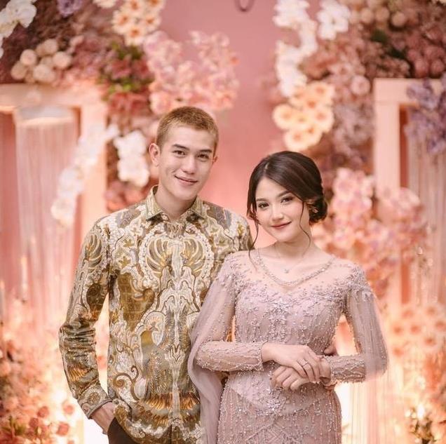 Lamaran Artis Paling Bikin Baper 2022. (Instagram/julianjacs)