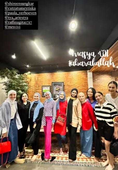 Gaya Artis di Pesta Ultah Kiano. (Instagram/_irishbella_)