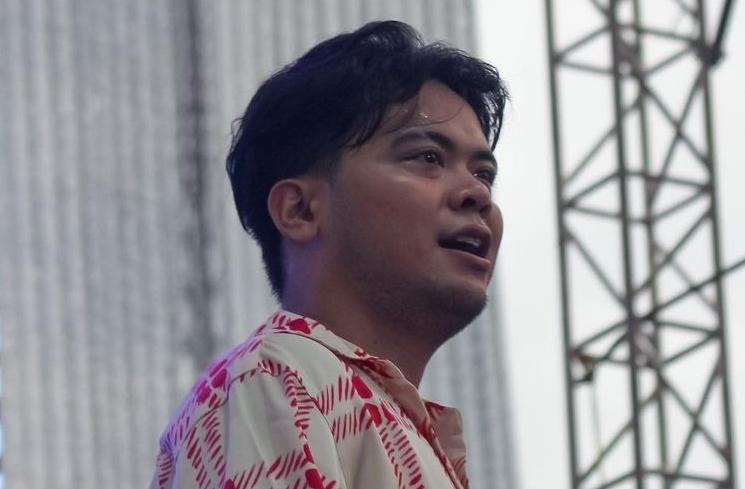 Pernikahan artis beda agama yang berujung cerai (Instagram/@mrezanugrah)