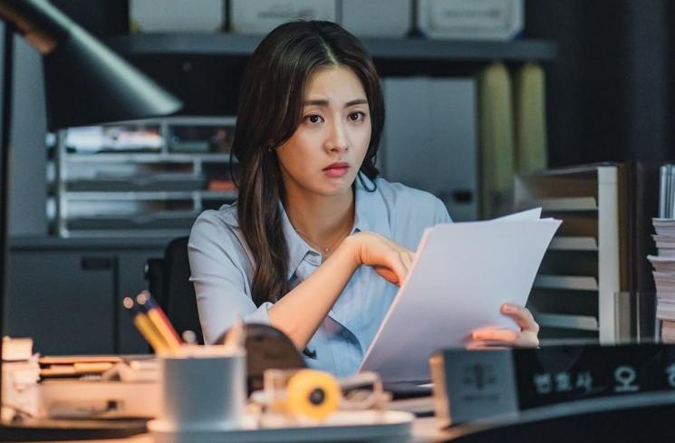 Pesona Kang Sora di Can We Be Strangers (Instagram/@channel.ena.d)