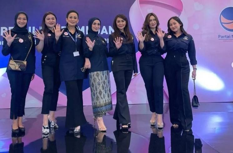 Potret terbaru Tessa Kaunang. (Instagram/tessakaunang_tuiit)