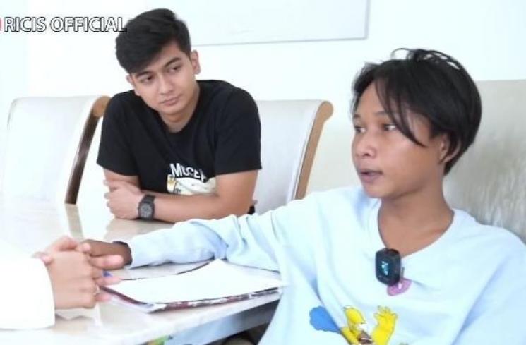 Momen Fajar Sadboy Main ke Rumah Ria Ricis. (YouTube/Ricis Official)