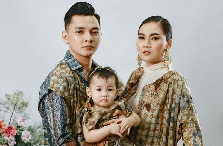 Artis Menikah dengan Penyanyi Dangdut (instagram/@nellakharisma)