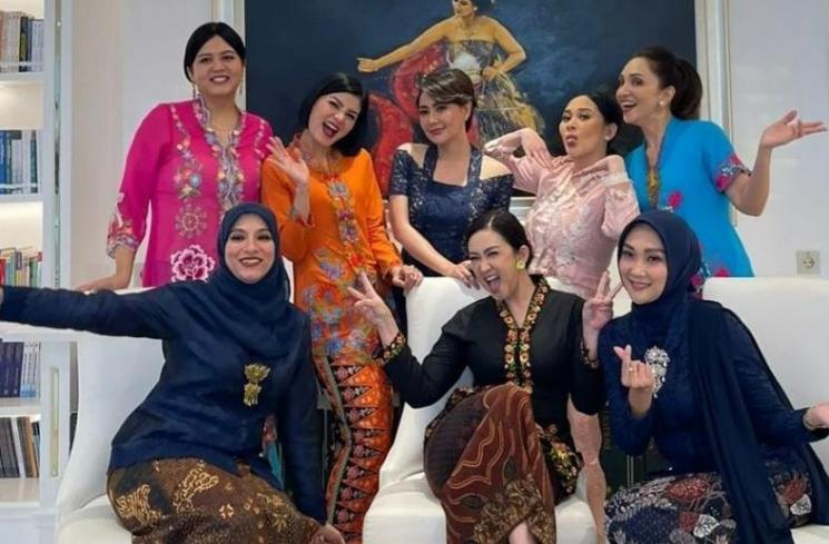 Potret terbaru Tessa Kaunang. (Instagram/tessakaunang_tuiit)
