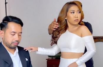 Di Balik Pemotretan Hot dan Nakal Prewedding Kiky Saputri: Ngakak Ekspresi Cowoknya