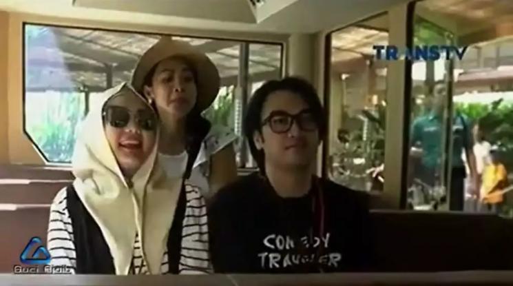 Artis Liburan Bareng Mantan. (YouTube/giaco pavone)