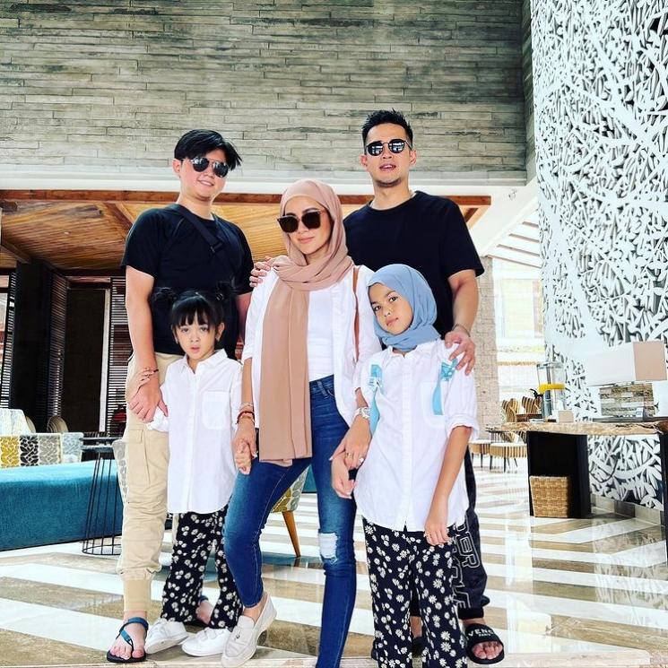 Artis Liburan Bareng Mantan. (Instagram/aufar.hutapea)