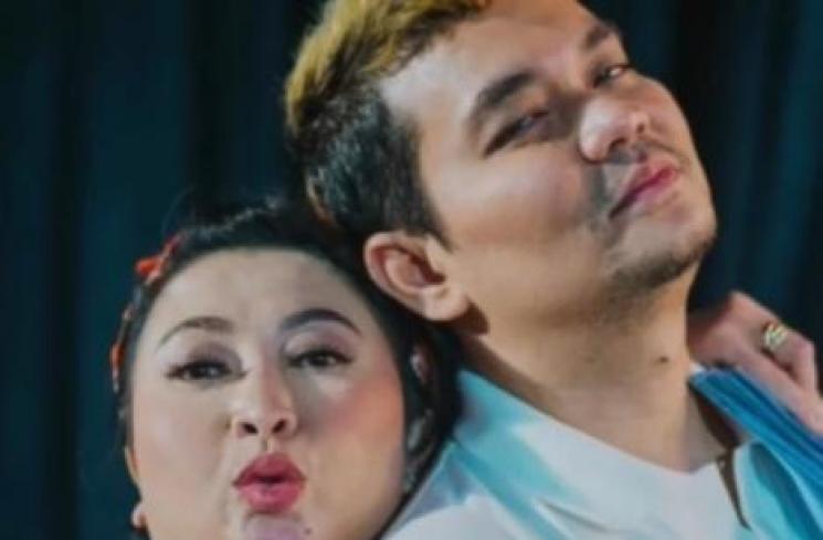 Potret kompak Indra Bekti dan Indy Barends. (Instagram/indybarends)