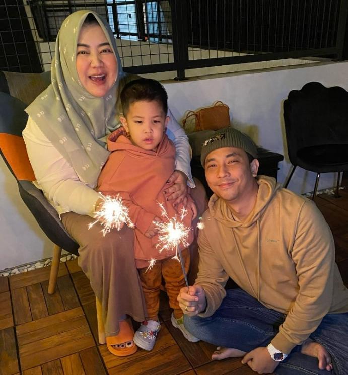 Anak Artis Lahir di Bulan Januari. (Instagram/@risa_saraswati)