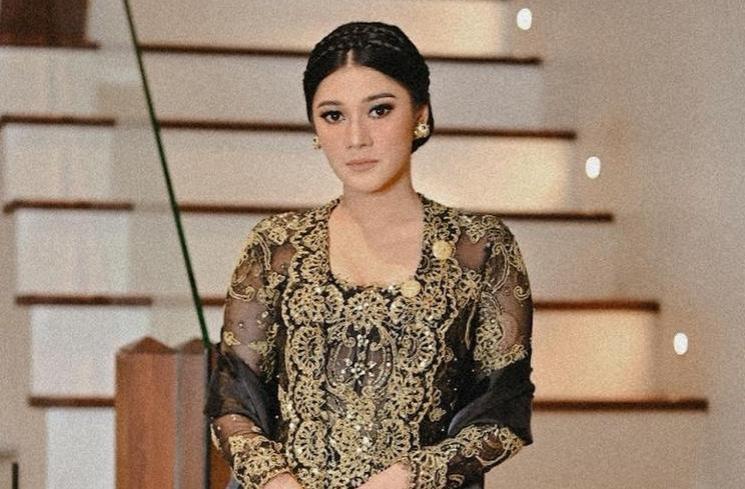 Artis cantik jadi ibu kos (Instagram/naymirdad)