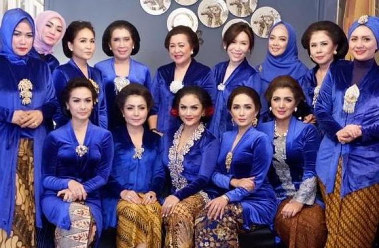 Geng Lovely (Instagram/@krisdayantilemos)
