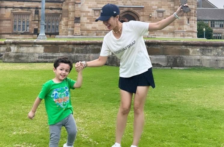 Potret Ussy Sulistiawaty Tampil Sporty Bareng Anak Bungsu (instagram/@ussypratama)