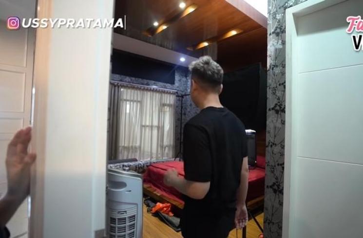 Rumah Ussy Sulistiawaty dan Andhika Pratama (YouTube/Ussy Andhika Official)