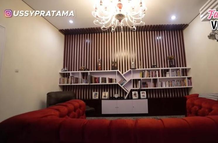 Rumah Ussy Sulistiawaty dan Andhika Pratama (YouTube/Ussy Andhika Official)