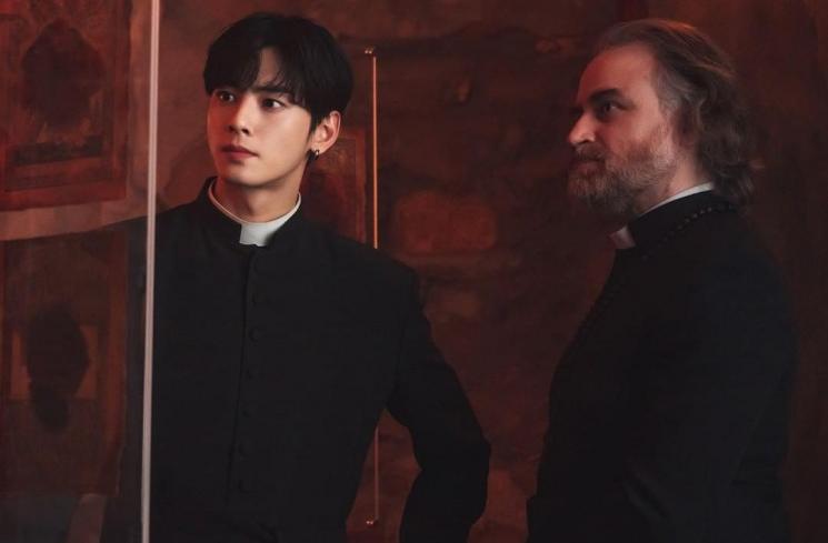 Potret Cha Eun Woo di Island (Instagram/@tving.official)