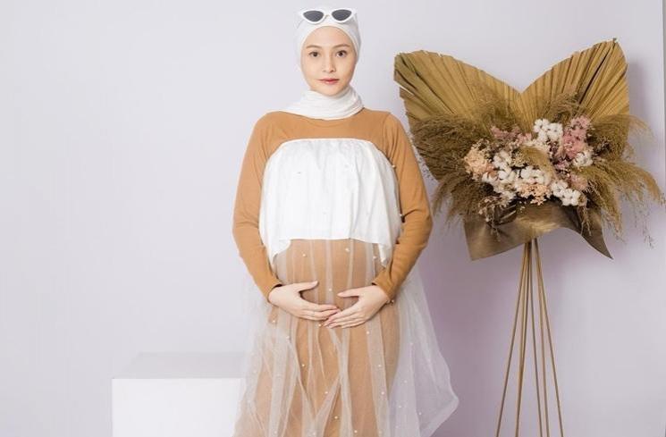 Potret Indah Ningtyas Istri Komika Rigen (Instagram/@indhningtys)