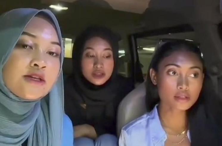 Potret Akrab Novia Bachmid Bareng Kakak dan Adiknya (Instagram/zilvabachmid2)