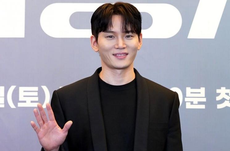 Potret Han Joon Woo di Agency (Instagram/@jtbcdrama)