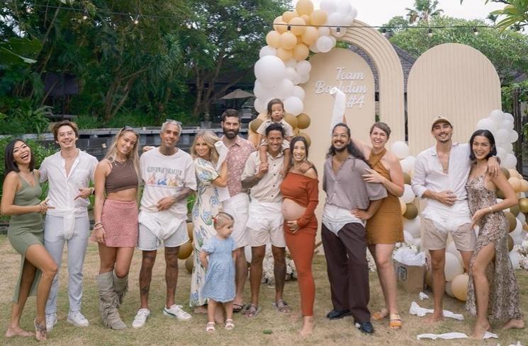 Potret Baby Shower Jennifer Bachdim (instagram/@jenniferbachdim)