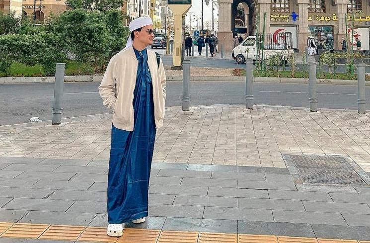 Potret Perjalanan Umrah Alfin Faiz dan Istri (Instagram/hennyyrahman)