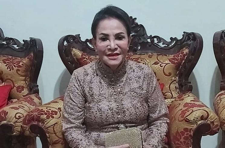 Artis Operasi Hidung (Instagram/@mpok.atiek)