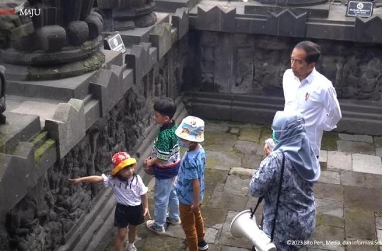 Momen Presiden Jokowi Bawa Cucu Liburan ke Candi Prambanan (YouTube/Sekretariat Presiden)