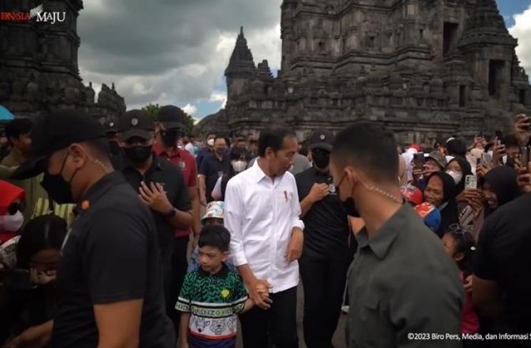 Momen Presiden Jokowi Bawa Cucu Liburan ke Candi Prambanan (YouTube/Sekretariat Presiden)
