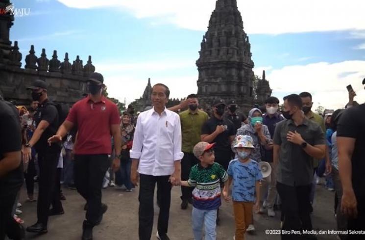 Momen Presiden Jokowi Bawa Cucu Liburan ke Candi Prambanan (YouTube/Sekretariat Presiden)
